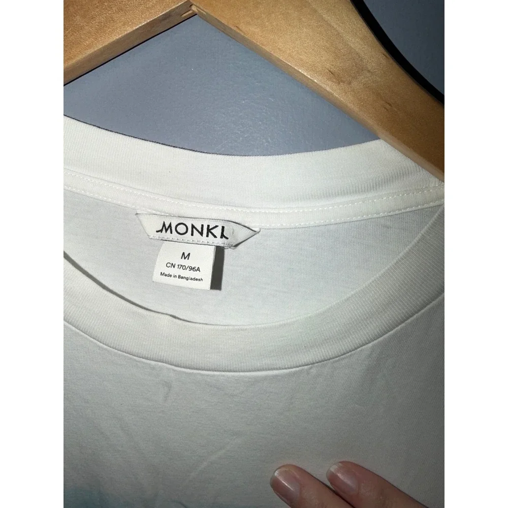 Monki White Dolphin Ocean Graphic Print T-Shirt Mens Medium Relaxed Crewneck - Picture 4 of 4